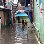 BAZNAS DKI Jakarta Salurkan Bantuan Sosial Untuk Warga Terdampak Banjir Rob di Kawasan Muara Angke Jakarta Utara